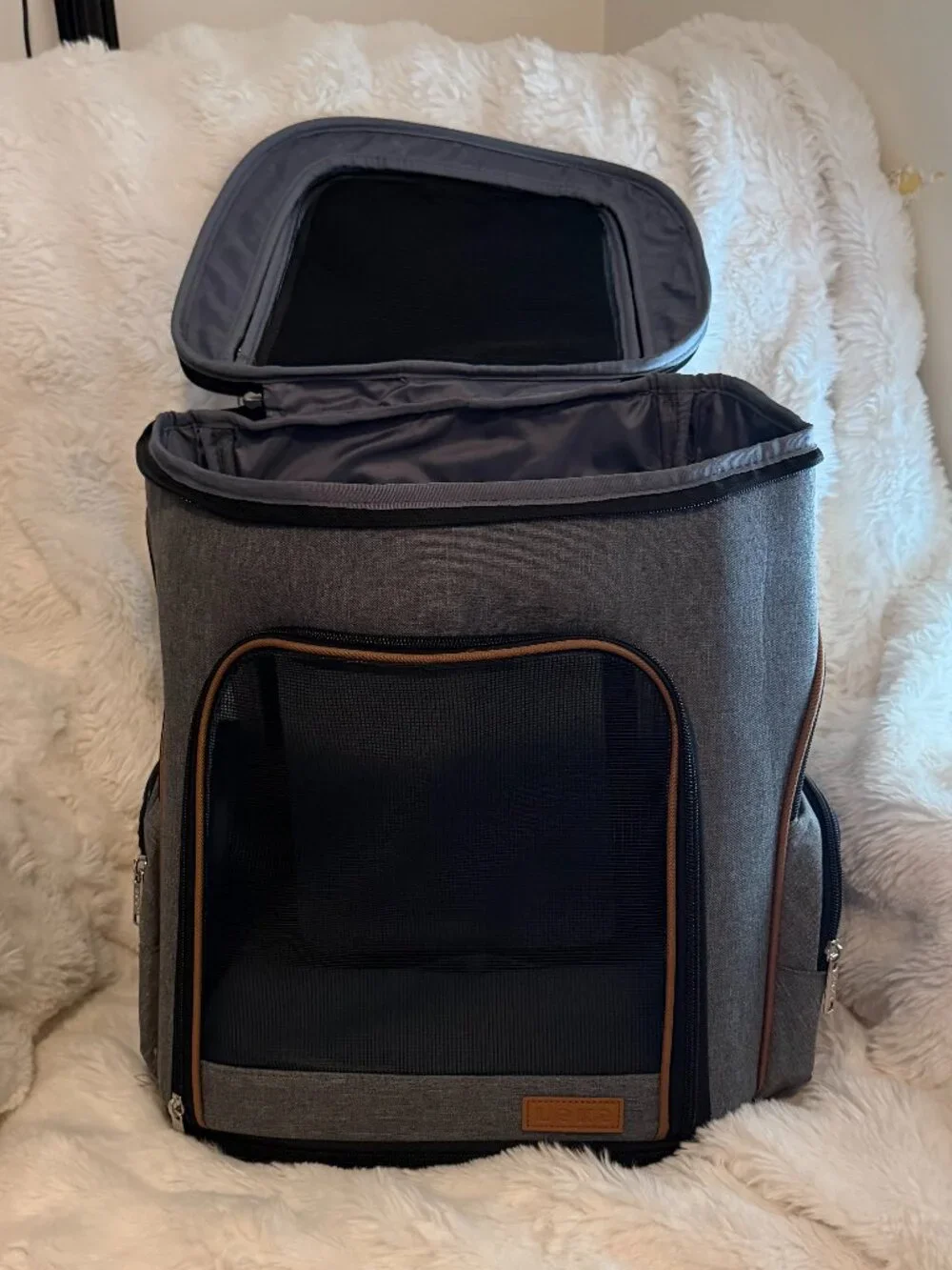 Lekereise Expandable Pet Carrier Backpack – Grey (Large, Fits 20–25 lbs)